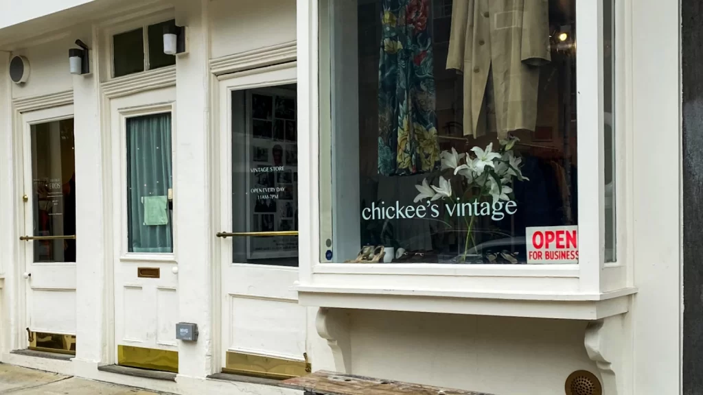 chickees vintage store front
