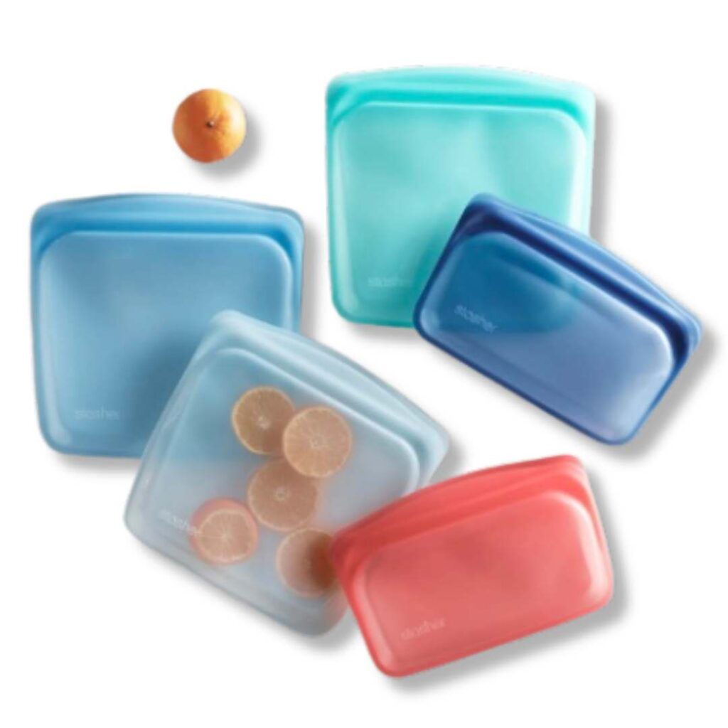 non-toxic food storage silicone pouches, in different sized and different colors including red and blue